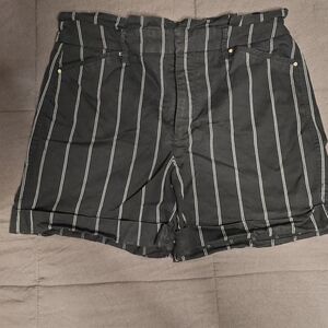 White House Black Market Striped 5" Shorts – Size 6